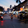 Rue du marche de nuit a luang-prabang au Laos